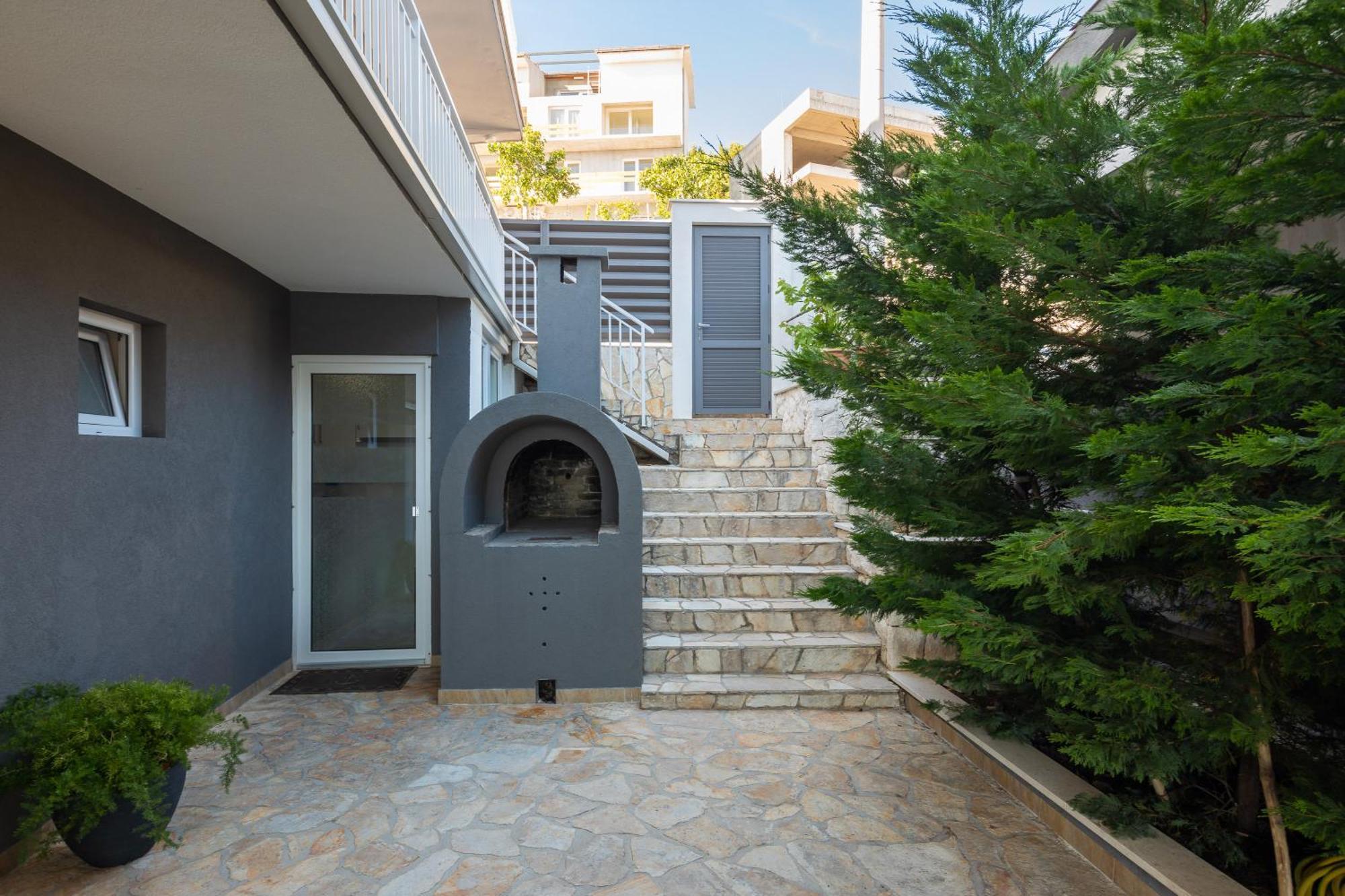 Luxury Seafront Villa With Heated Pool, Jacuzzi, Sea View, 150 M From Beach Stanici Exterior foto