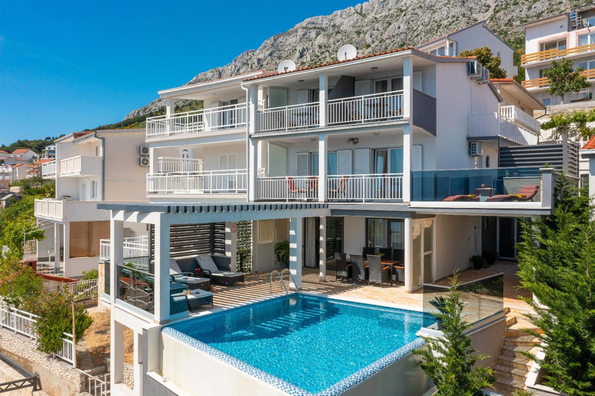 Luxury Seafront Villa With Heated Pool, Jacuzzi, Sea View, 150 M From Beach Stanici Exterior foto