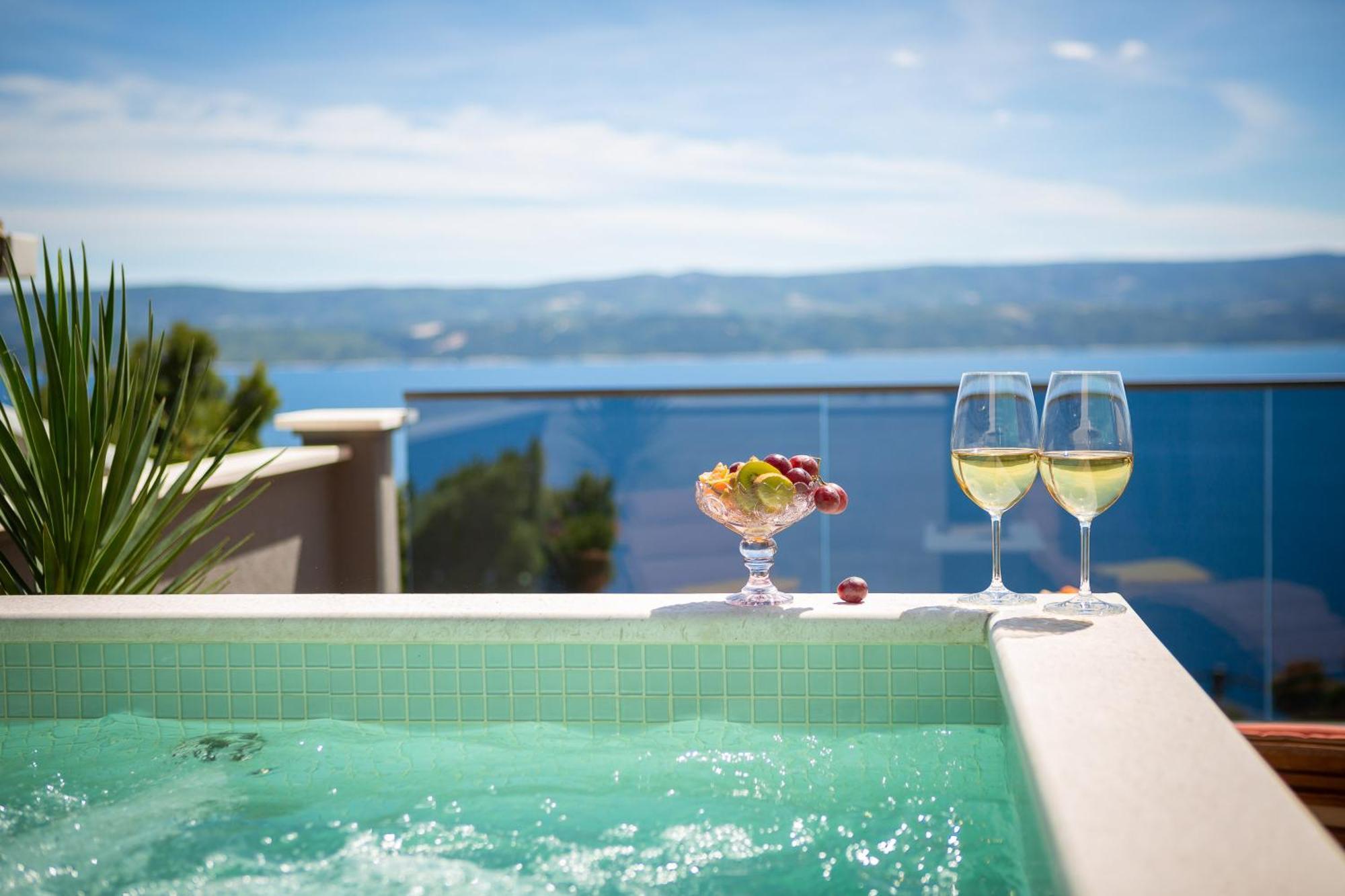 Luxury Seafront Villa With Heated Pool, Jacuzzi, Sea View, 150 M From Beach Stanici Exterior foto